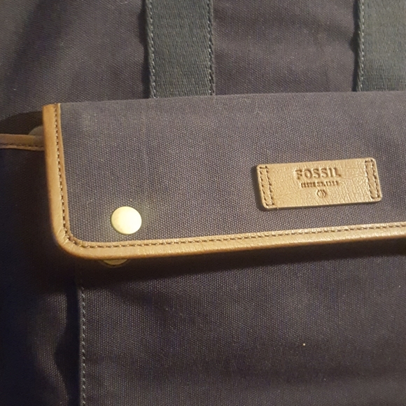 🤑Make an offer🤑FOSSIL LAPTOP BAG - Picture 2 of 7